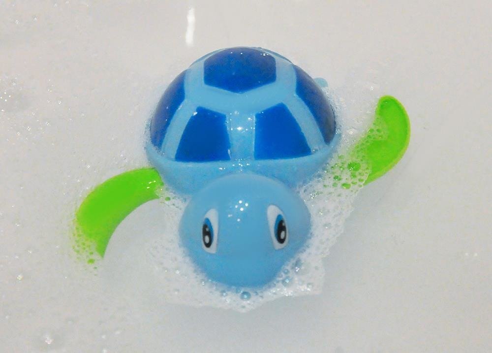 Akár szem-kéz koordináció fejlesztéséhez, felhúzhatós bébi teknős fürdőjáték fürdőkádba, medencébe – kék, sárga színű (BB-4479) (3)