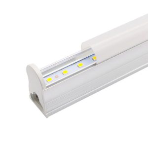 700 lumen fényerejű, 57 cm-es T5 LED fénycső armatúrával és hálózati csatlakozóval 8W (BBL)