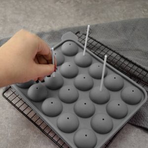 Szilikon gömb forma pálcikákkal - kézműves édességek készítéséhez - nyalóka, jégkrém és aprósütemény forma - 20 db-os (BB-21808) - Image 3