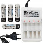 Univerzális elemtöltő + 4 db tölthető 2100mAh ceruza akku (AA/AAA elemekhez) (BBL)