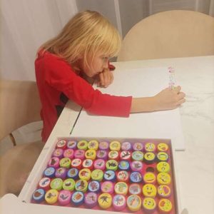 60 db-os nyomda készlet állat és emoji mintákkal – kreatív és fejlesztő játék gyerekeknek (BB-22388) - Image 2