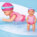 WaterBaby - úszó interaktív játékbaba, utánozza az úszást, 33 cm (BBJ)